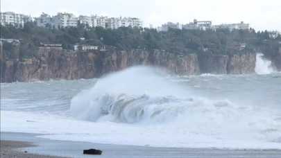 Yarın dışarı çıkacaklar dikkat! Rüzgarın hızı 90 kilometreyi bulacak