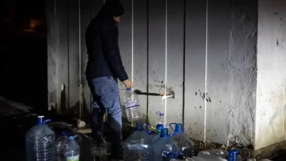 Başkentte su esareti devam ediyor! Çeşmelerden su dolduran vatandaş isyan etti