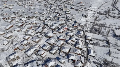 Uşak'ta kar yağışı sonrası kartpostallık manzaralar! İşte o eşsiz görüntüler!