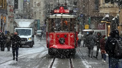 En çok ihbar O ilçelerden geldi: İBB ekipleri 378 noktada kar mesaisinde