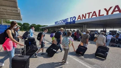 Antalya'ya turist akını: 39 milyon yolcuya hizmet verildi