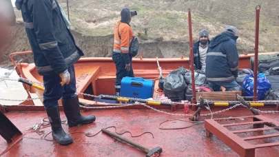 Karadeniz'de Türk gemisi karaya oturdu!