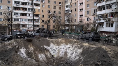 Zaporijya’ya füze saldırısı: Çok sayıda daire ve araç hasar gördü