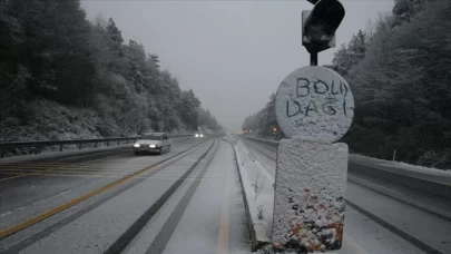 Bolu Dağı’nda yoğun kar yağışı sürücülere uyarı