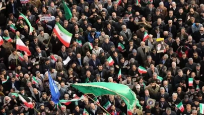 İran'daki gösteriler büyüyor