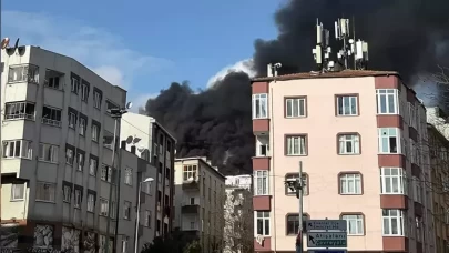 İstanbul’da çatı katında yangın paniği