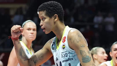 Fenerbahçe, derbide Eczacıbaşı’nı 4 sette geçti