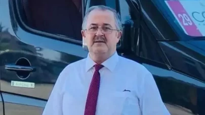 Emekli polis kamyonetin çarpmasıyla hayatını kaybetti