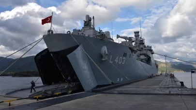 Türk donanmasınından gövde gösterisi!