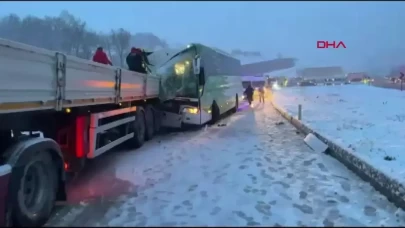 Tokat-Sivas karayolunda feci kaza! Ortalık savaş alanına döndü