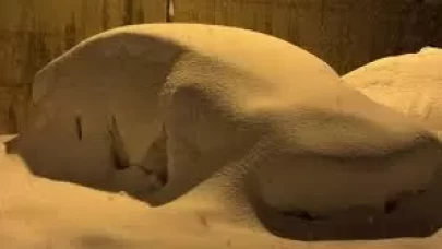 Bolu kent merkezinde kar kalınlığı yer yer 1 metreye yaklaştı