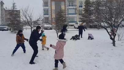 Ağrı'da köy okullarında eğitime ara verildi