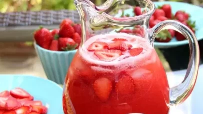 Çilekli limonata nasıl yapılır?
