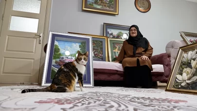 Mahallesinde öğrendi, 12 yıldır üç boyutlu tablolar üretiyor: Gelirini Gazzeli çocuklara bağışlıyor