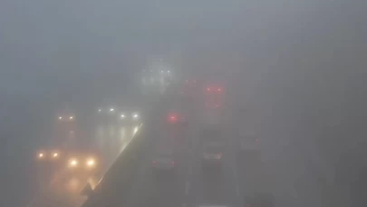 İstanbul'a sis çöktü, trafik yoğunluğu yüzde 65'e çıktı!