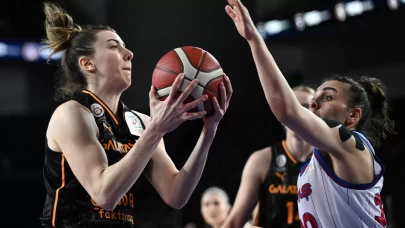 Galatasaray, normal sezonu galibiyetle kapattı