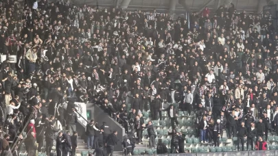 Beşiktaş tribünü Kocaelispor maçında karıştı