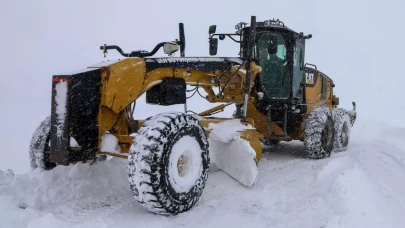 Van’da kar alarmı: Saray ve Muradiye’de okullar tatil edildi