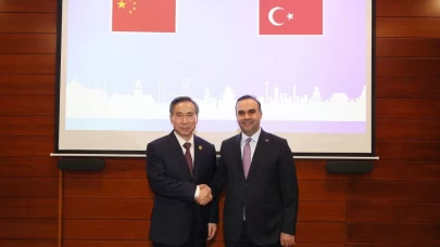 Bakan Kacır, Çinli Yetkili Ren Hongbin ile İstanbul’da görüştü
