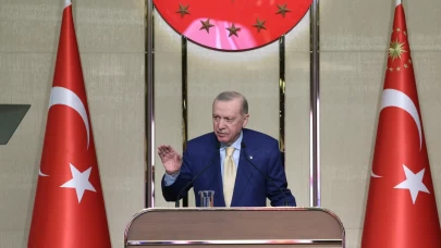 Cumhurbaşkanı Erdoğan’dan "Fosilleşmiş güruh" göndermesi: Gülüp geçiyoruz