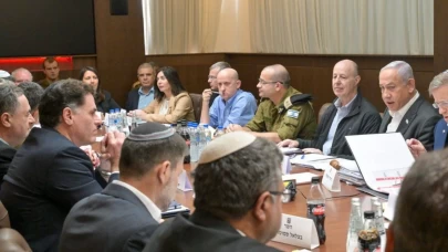 İsrail’de kritik saatler! Kabine acil toplandı