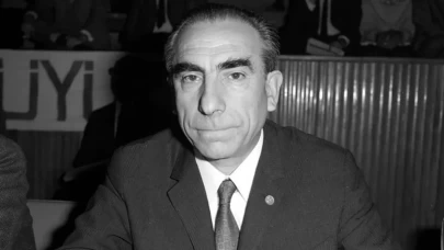 MHP’nin paylaşımı duygulandırdı! Alparslan Türkeş’in sesinden iftar duası