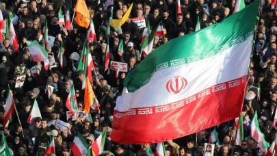 İran'dan üniversite protestolarına "diyalog" mesajı