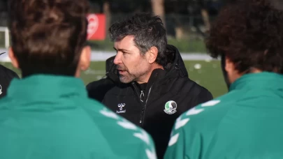 Sakaryaspor'da Hakan Kutlu dönemi sona erdi