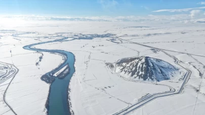 Muş Piramidi beyaz örtüyle kaplandı, eşsiz manzaralar ortaya çıktı