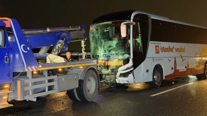 Yakılan lastikler otoyolu savaş alanına çevirdi