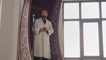 Camilerde 6 Şubat hüznü! Hutbede öyle bir cümle kuruldu ki cemaat gözyaşlarını tutamadı