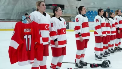 Milliler, Dünya Şampiyonası'na galibiyetle başladı