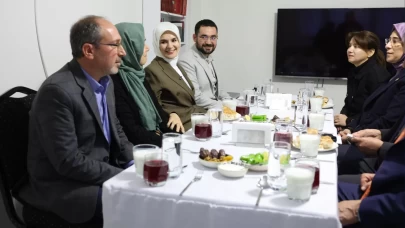 Bakan Göktaş önce iftar sofrasına konuk oldu sonra kız istedi!