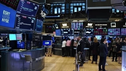 Ons altın 5 bin dolar sınırında tutunmaya çalışıyor