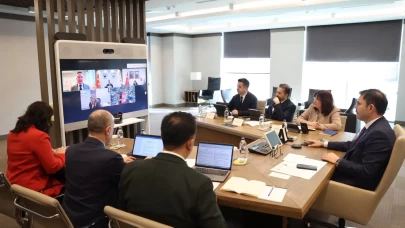 Bakan Kurum'dan Avustralyalı Bakan Bowen ile COP31 toplantısı