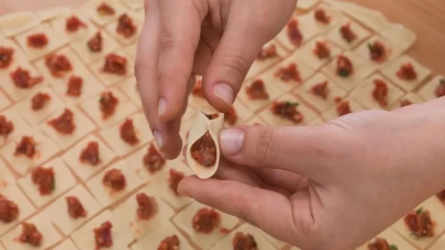 Ramazan hazırlığında komşu imecesi