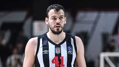 Smacıyla panyayı patlattı, kafasına 6 dikiş atıldı