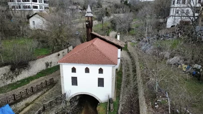 Safranbolu’da altından dere geçen cami büyülüyor: Kaçak Cami’ye yoğun ilgi
