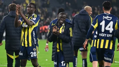 N’Golo Kante Kadıköy'de taraftarlardan büyülendi
