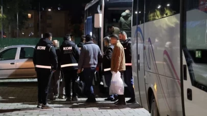 Buca Belediyesi’nde rüşvet operasyonu: 26 şüpheli adliyede