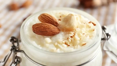 Osmanthus aromalı bademli sütlaç tarifi