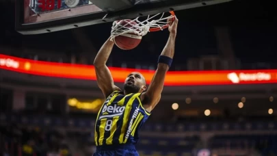 Fenerbahçe Beko, Avrupa Ligi'nde yarın Paris Basketbol'a konuk olacak