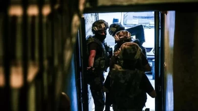 12 ilde şafak baskını! 86 şüpheli kıskıvrak yakalandı