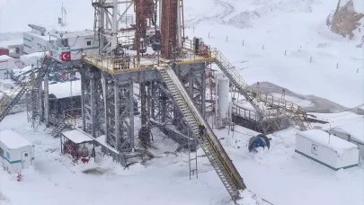 Gabar'daki üretimi 2,5 metre kar durduramadı! Petrol üretimine devam