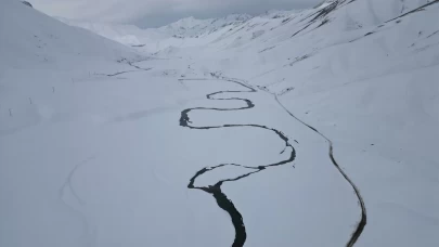 Kışın buz pistine dönüşen Yeşilöz Faraşin Yaylası'nda görsel şölen