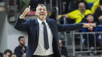 Jasikevicius: “Fenerbahçe basketbolunu sahaya yansıtmalıyız"