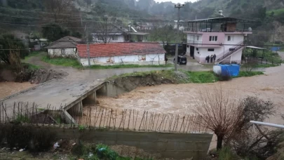 İncirliova’da dere taştı, 9 ev tahliye edildi: Bölgeye giriş çıkışlar kapatıldı!