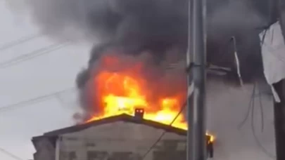 Başakşehir'de hareketli dakikalar! 3 katlı binada yangın çıktı