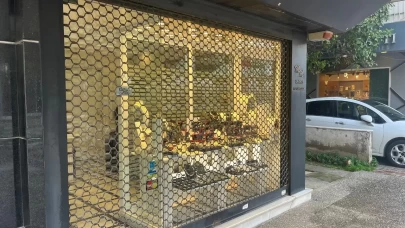 Kuyumcuyu soymaya çalışan şüpheli kıskıvrak yakalandı