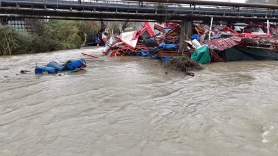 Alanya’da taşkın alarmı: Baraj kapakları açıldı, dere kenarı harabeye döndü